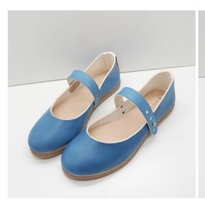 Brand new Sevilla Smith The Dee Dee size 40